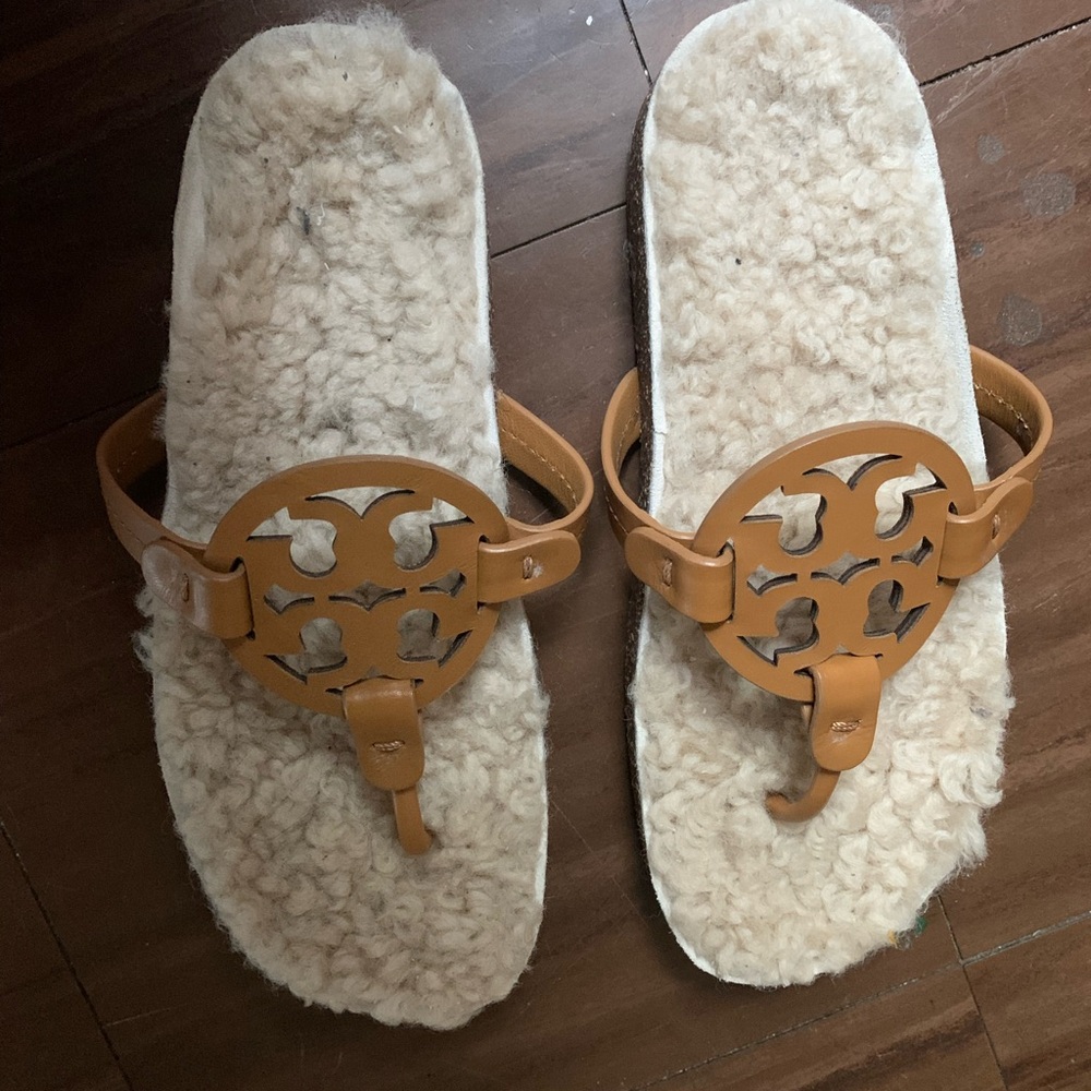 Tory Burch Brown Shearling flip flops - Picture 2 of 3